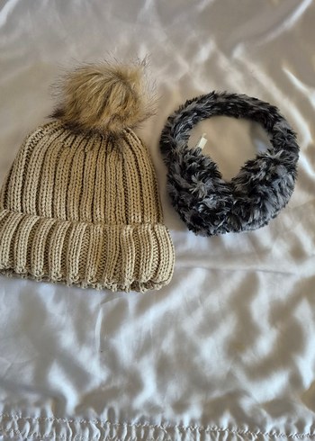 Bej Örgü Kadın Bere ve Gri Peluş Kulaklık 2li fiyattır. - Görsel 3