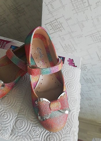 32 Beden Çok Renkli Kemerli Kız Babet Ayakkabı