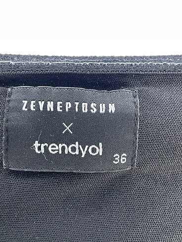 36 Beden siyah Renk Trendyol & Milla Kısa Elbise %70 İndirimli.