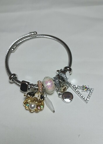 Beden ÇEŞİTLİ PANDORA CHARM BİLEKLİKLERİ