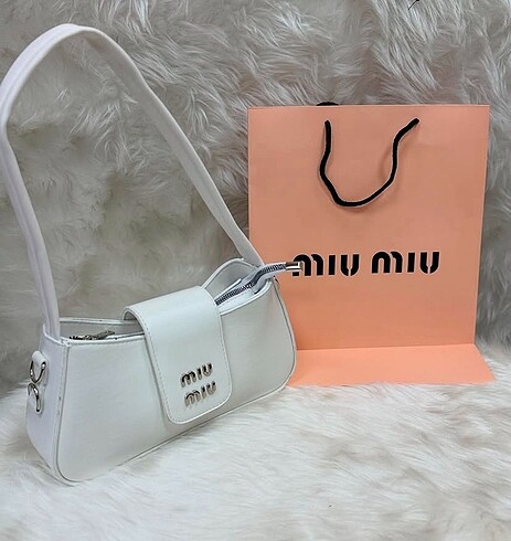 Miu Miu Miu miu kol Çantası
