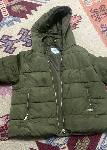 Yeşil Kapüşonlu Kadın Kışlık Mont