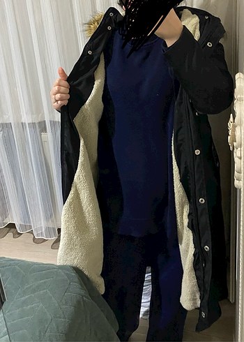 Siyah Düğmeli Uzun Kadın Mont - Görsel 4