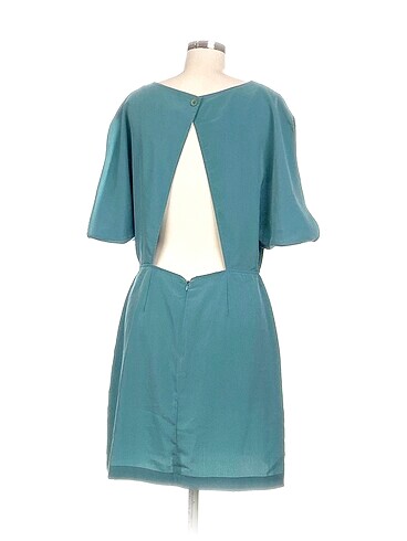 38 Beden BCBG Maxazria Kısa Elbise %70 İndirimli.