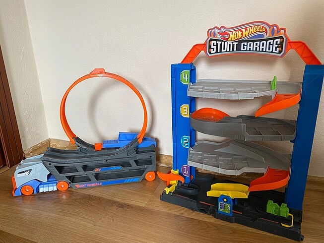 Hot wheels otopark ve tır