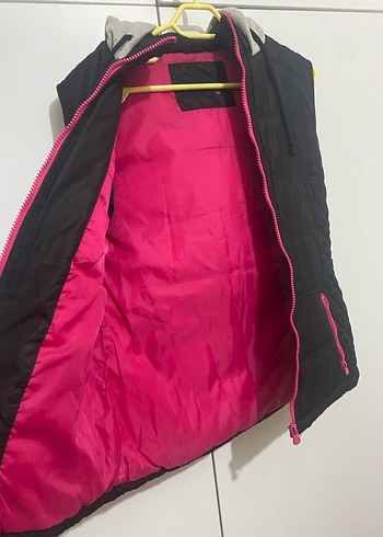 Fermuarlı Siyah Kapüşonlu Kadın Yelek - Görsel 4