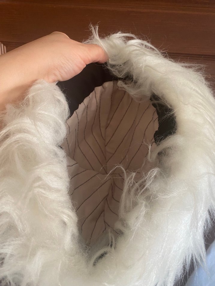 Beyaz Kabartmalı yün şapka - Görsel 2