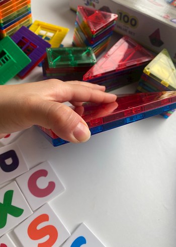 Beden Renk Playmags Renkli Manyetik Yapı Blokları ve Harf Kartları