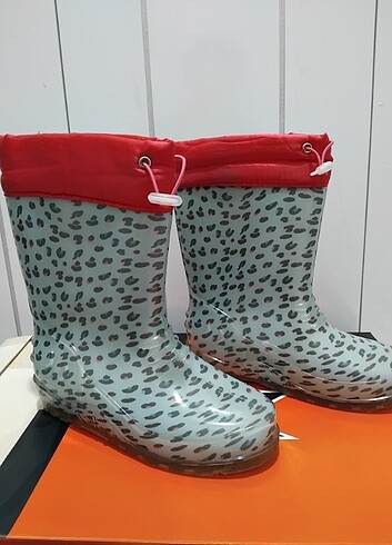 LC Waikiki Lcw Kız Çocuk 32 numara lastikli,içi polar astarlı yağmur çizmes