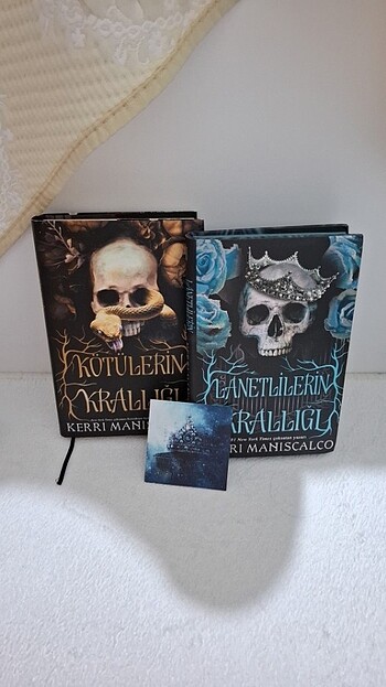 Kötülerin kralligi ilk iki kitap