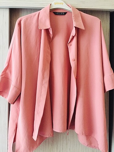 Pembe gömlek