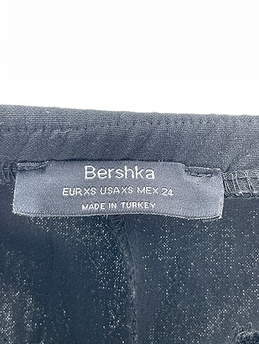 xs Beden siyah Renk Bershka Düz Kesim %70 İndirimli.
