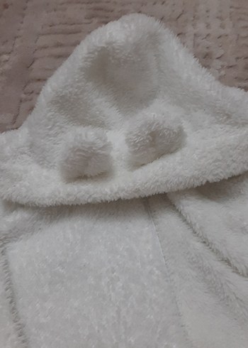 Kapüşonlu Beyaz Peluş Bebek Tulumu - Görsel 3