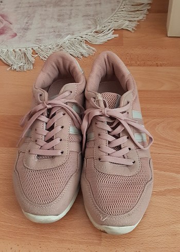 Pembe Bağcıklı Kadın Spor Ayakkabısı