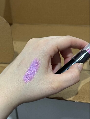 Beden Nyx muadili stick