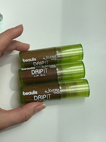 Beaulis lip revive lip oil