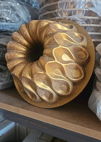 Parlak Altın Renkli Kek Kalıbı - Görsel 6