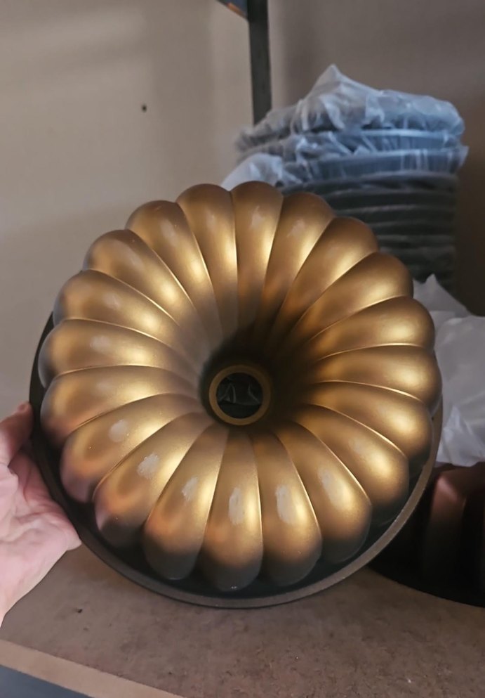 Parlak Altın Renkli Kek Kalıbı - Görsel 2