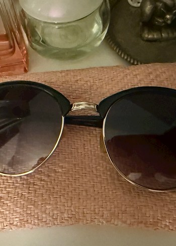 Kemer Detaylı Siyah Gotik Kadın Gözlüğü - Görsel 4