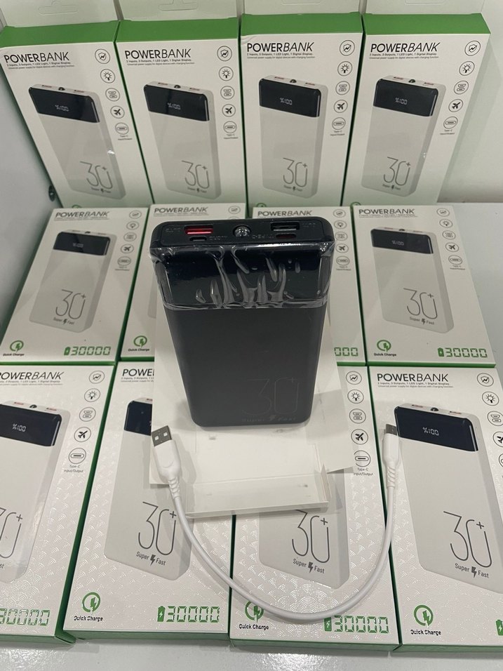 Beyaz 30000mAh Hızlı Şarj Powerbank - Görsel 2