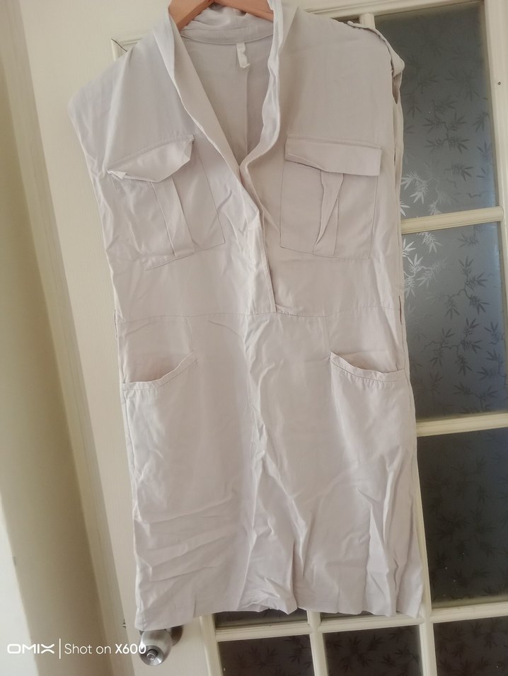 Bej Keten Düğmeli Kolsuz elbise - Görsel 2