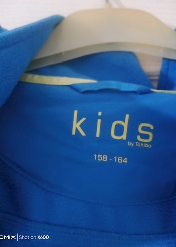 Erkek Çocuk Parlak Mavi Fermuarlı Yağmurluk - Görsel 2