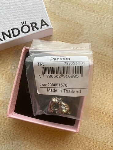 Pandora Pandora charm