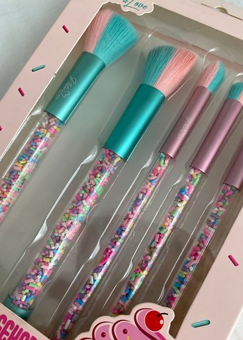 Diğer Pastel Renkli SCHER Makyaj Fırça Seti
