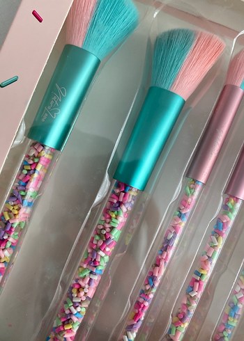  Beden Pastel Renkli SCHER Makyaj Fırça Seti
