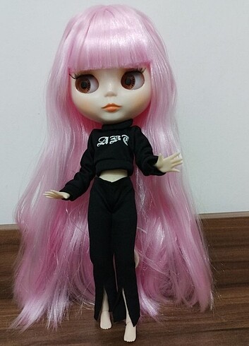  Blythe doll 