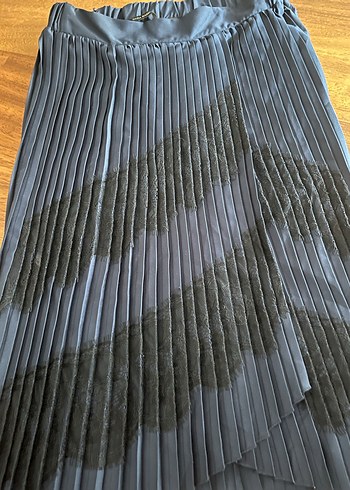 Lacivert Pilili Uzun Kadın Etek - Görsel 3