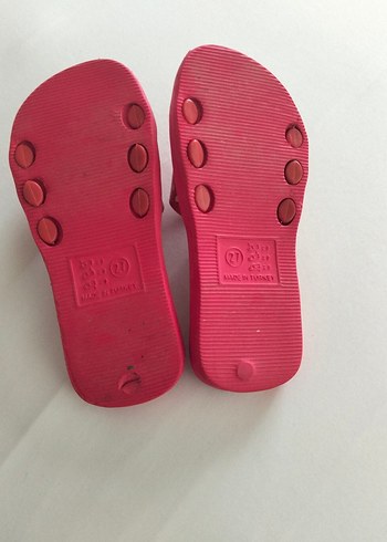 Kız Çocuk Kırmızı Tokalı Terlik - Görsel 2