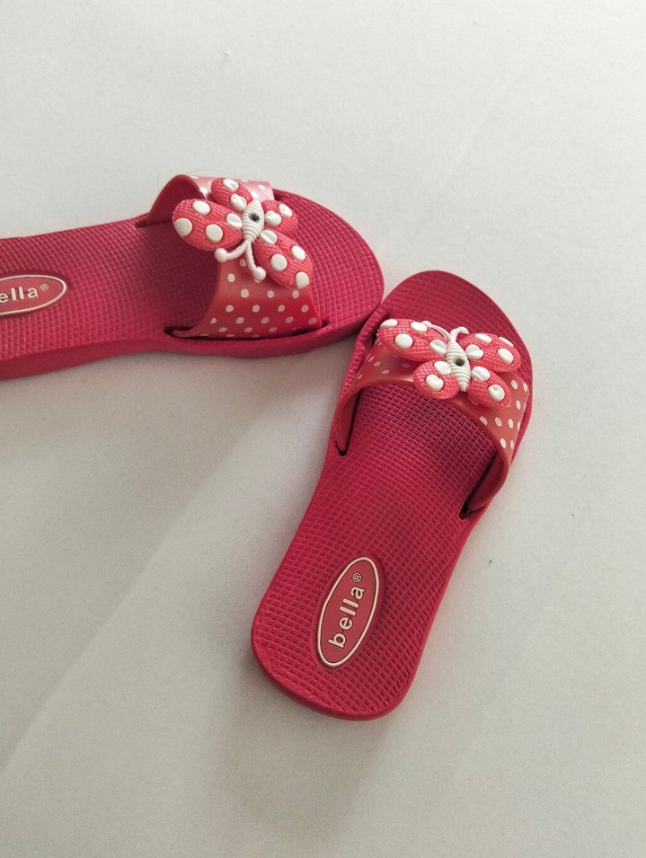 Kız Çocuk Kırmızı Tokalı Terlik - Görsel 4