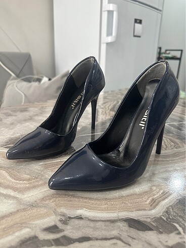 Lacivert rugan stiletto