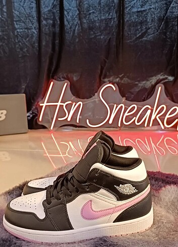 Nike Jordan Pink black