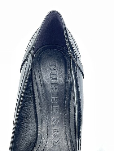 37 Beden siyah Renk Burberry Platform %70 İndirimli.