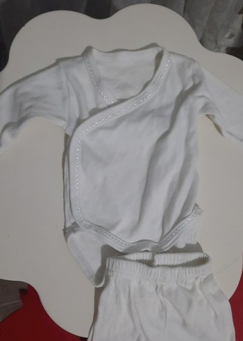 Bebek Erkek Beyaz Uzun Kollu Hastane Kıyafeti - Görsel 3