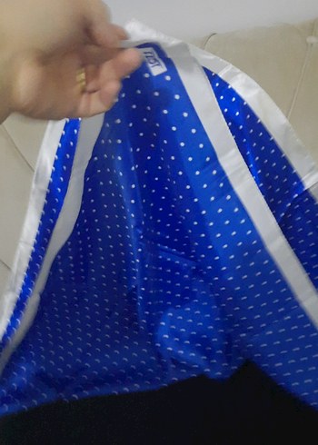 Mavi Puantiyeli Kadın Eşarp - Görsel 4