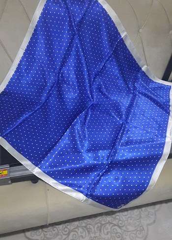Mavi Puantiyeli Kadın Eşarp - Görsel 2