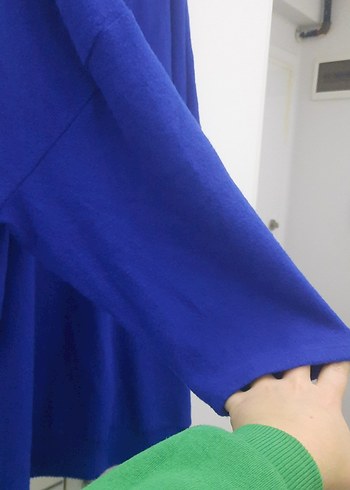 Kadın Mavi V Yaka Örgü Salaş Kazak - Görsel 3