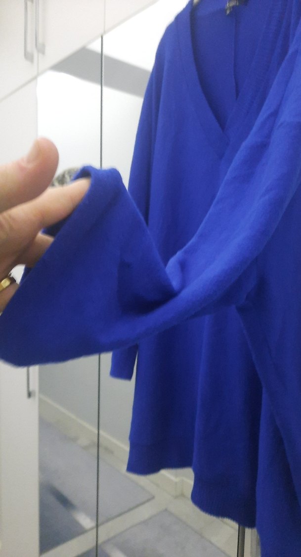 Kadın Mavi V Yaka Örgü Salaş Kazak - Görsel 4