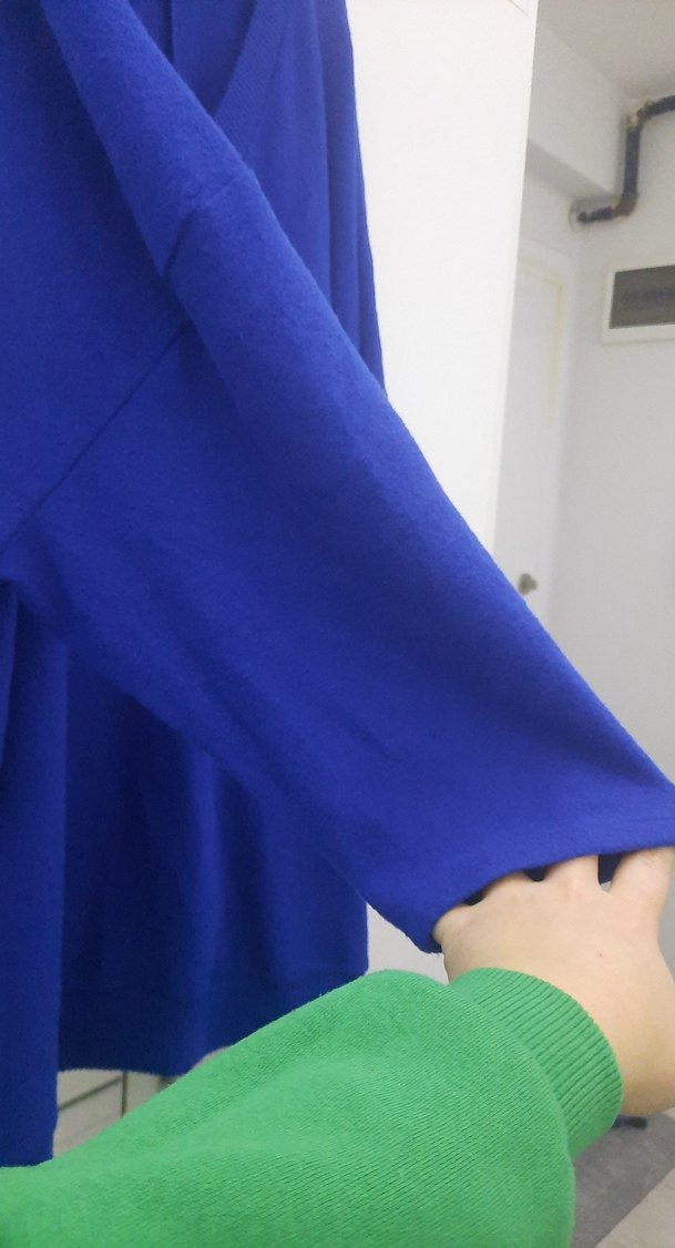 Kadın Mavi V Yaka Örgü Salaş Kazak - Görsel 3