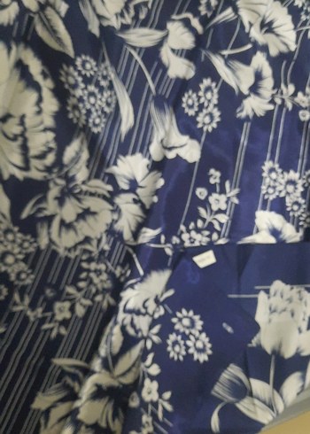 Kadın Lacivert Çiçek Desenli İpek Eşarp - Görsel 6