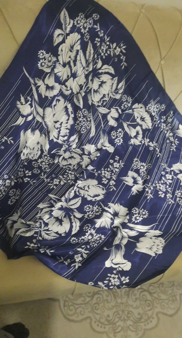 Kadın Lacivert Çiçek Desenli İpek Eşarp - Görsel 2