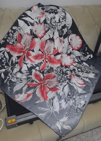 Bohem Gri Çiçek Desenli Kadın Eşarp - Görsel 2