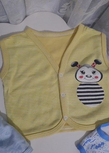 Erkek Bebek Renkli Düğmeli Kolsuz Hastane Tulumu - Görsel 5