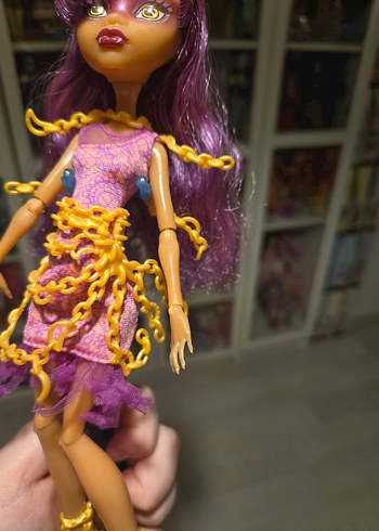 Beden haunted clawdeen monster high