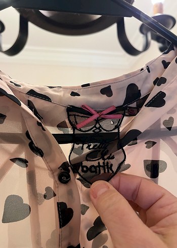 Bej Desenli V Yakalı Kadın Gömlek - Görsel 8