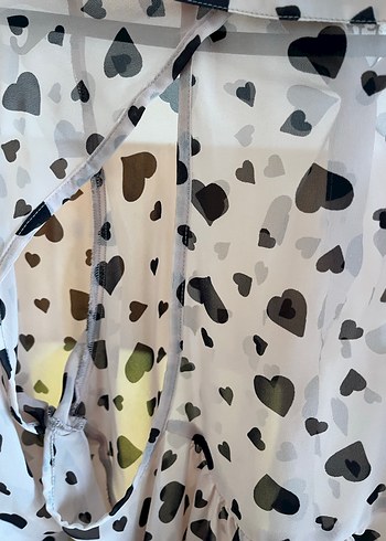 Bej Desenli V Yakalı Kadın Gömlek - Görsel 6