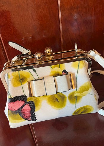 Çiçek Desenli Özel Tasarım Beyaz Kadın Çanta - Görsel 4